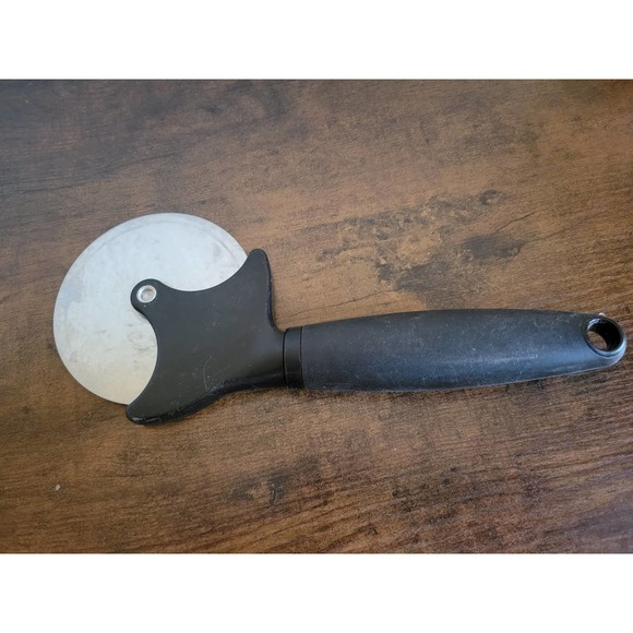 Large (3-1/4") Pizza Cutter-Pizza Wheel, Slicer w/Black Handle - Picture 3 of 4